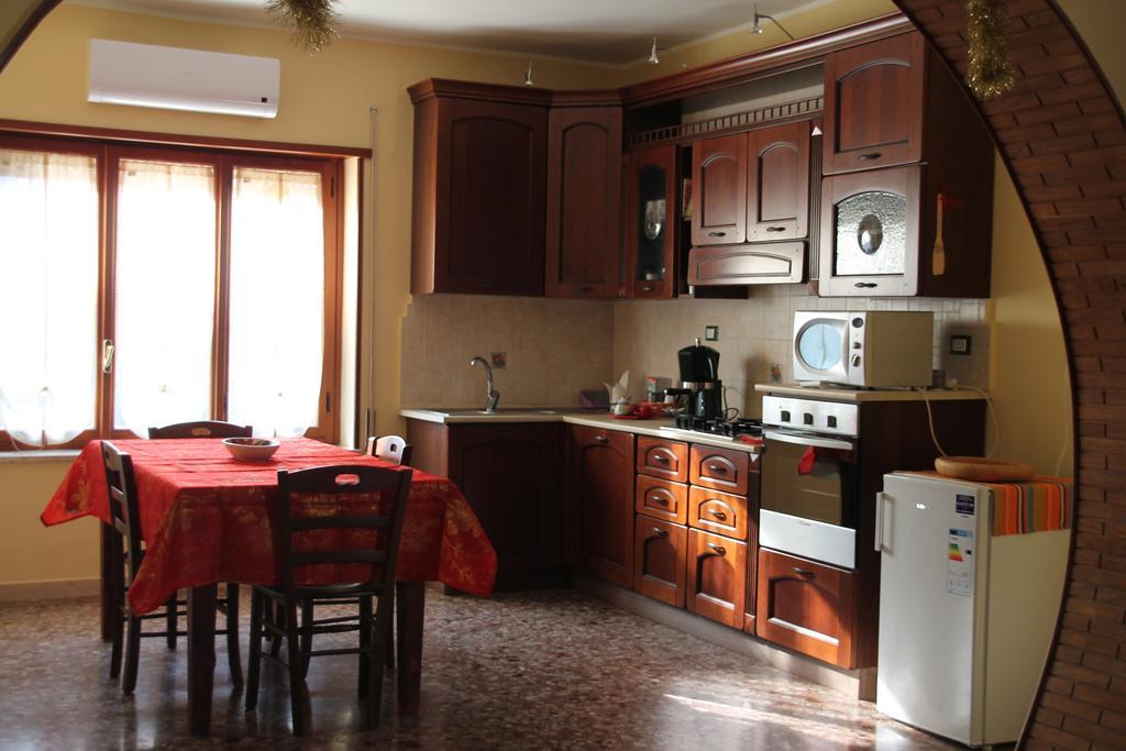 B&B A Casa Di Nonna 폰디 외부 사진