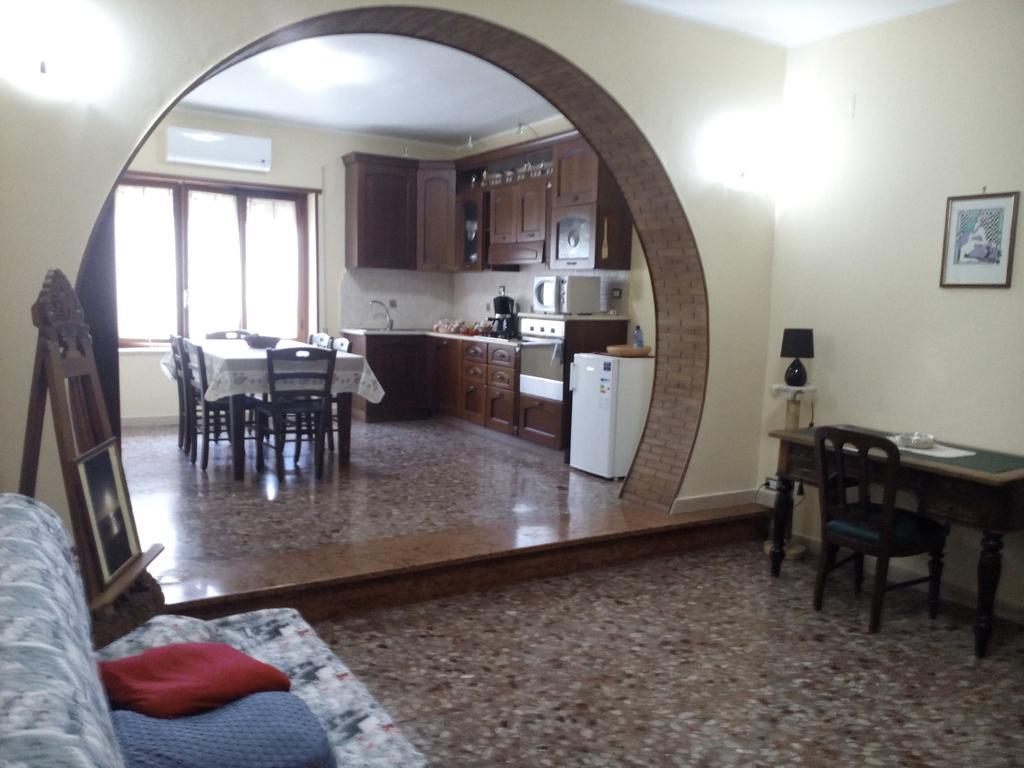 B&B A Casa Di Nonna 폰디 외부 사진