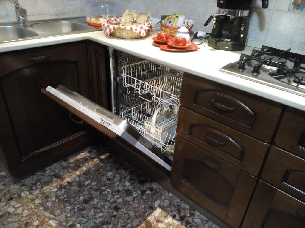 B&B A Casa Di Nonna 폰디 외부 사진