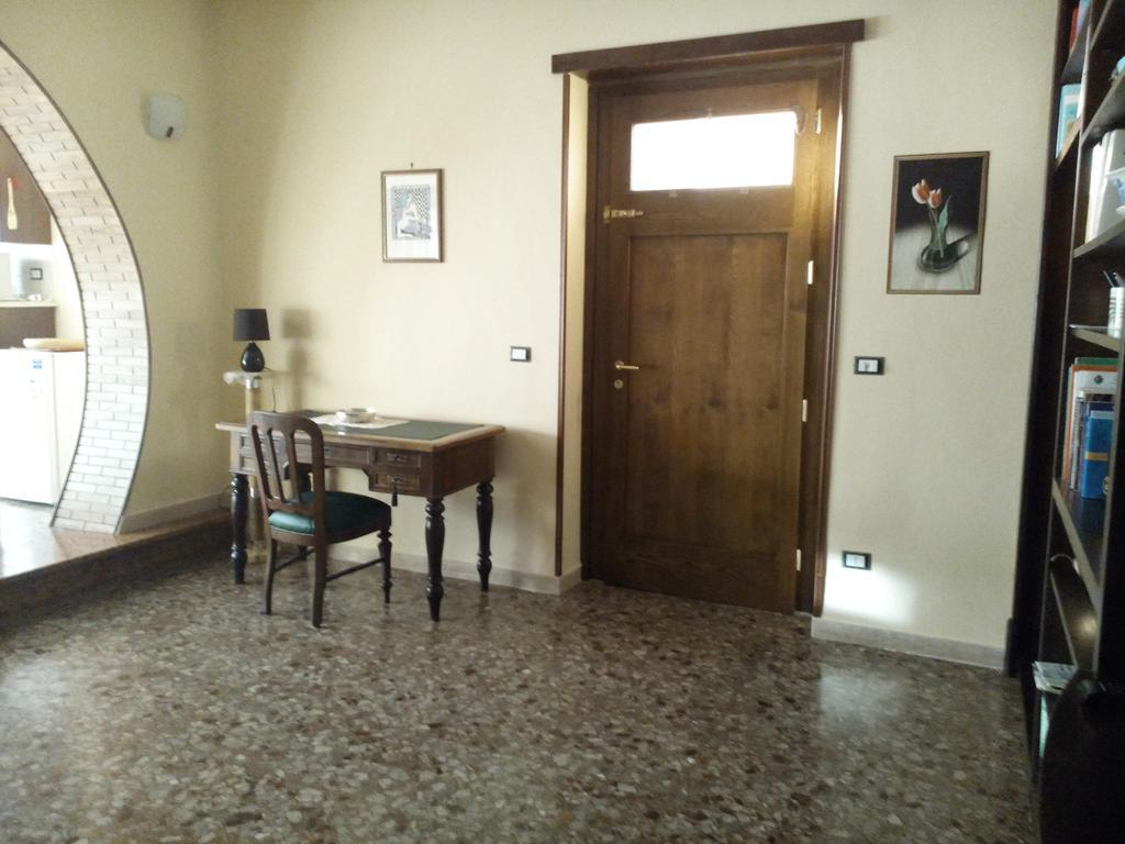 B&B A Casa Di Nonna 폰디 외부 사진