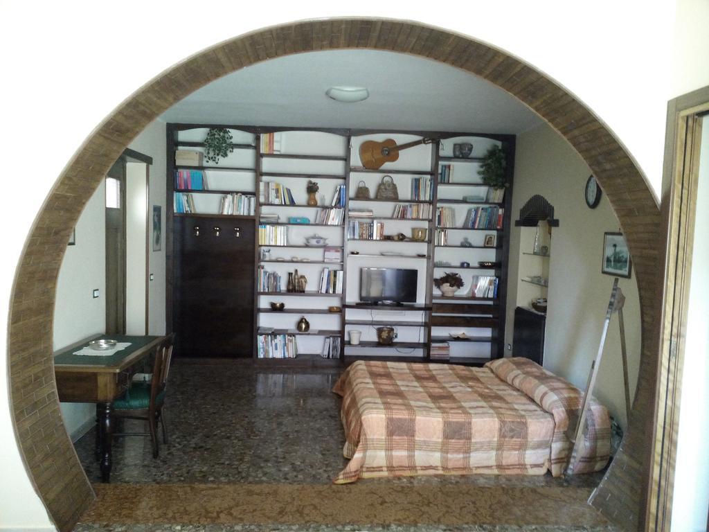 B&B A Casa Di Nonna 폰디 외부 사진